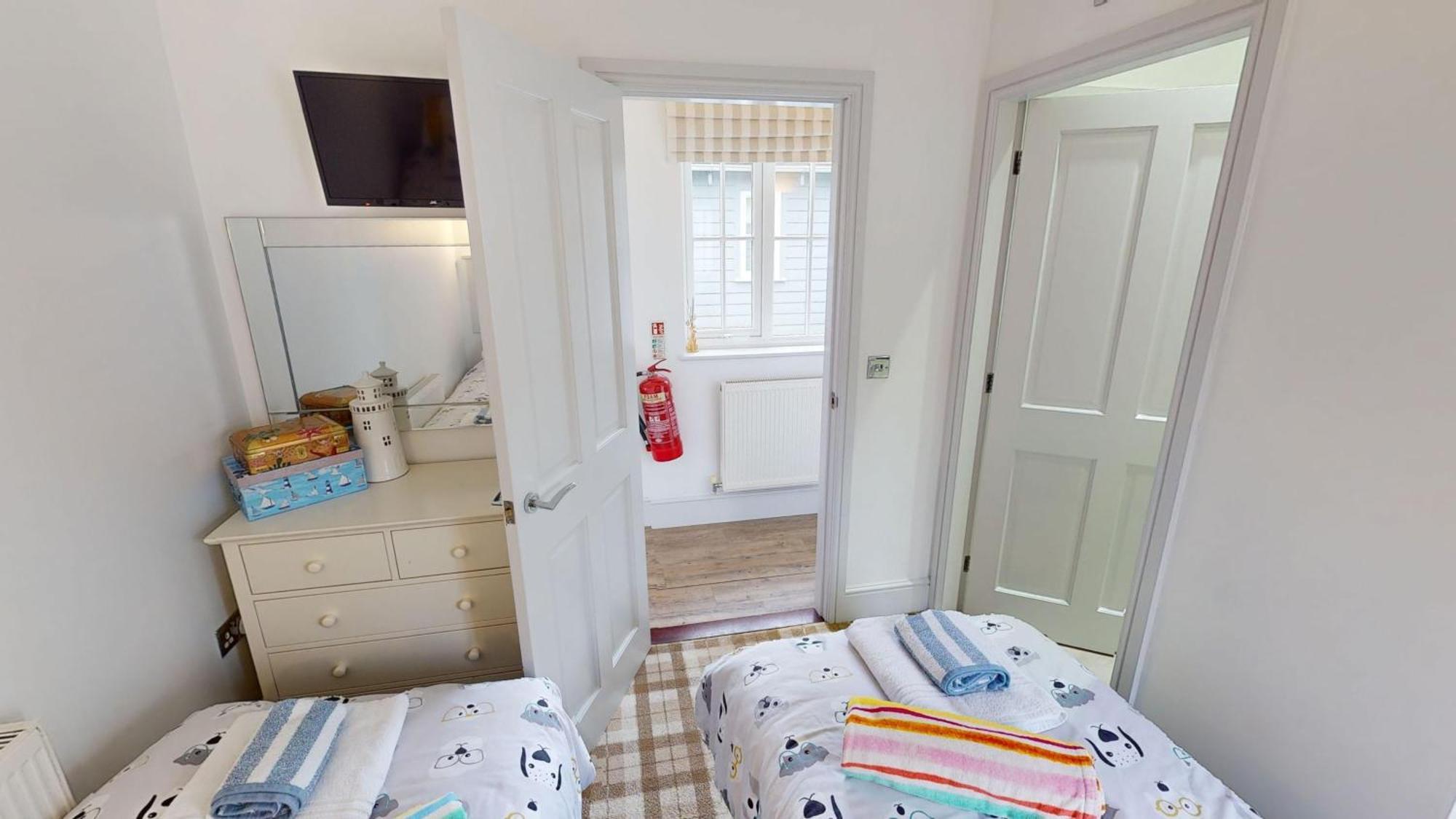 Salty Dog At The Bay Filey, Sleeps 4, 2 Dogs Welcome For Free Too Exterior photo