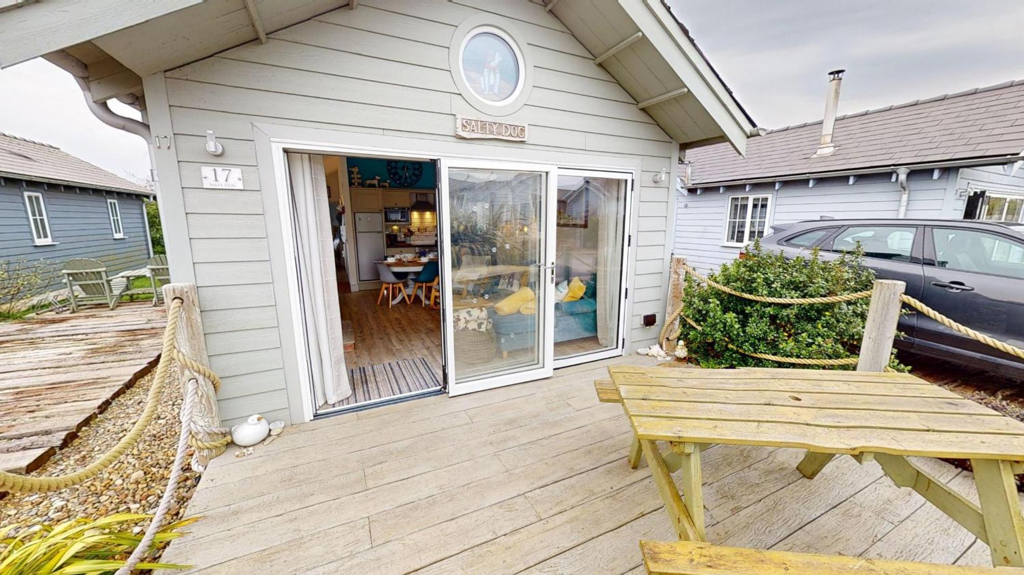 Salty Dog At The Bay Filey, Sleeps 4, 2 Dogs Welcome For Free Too Exterior photo