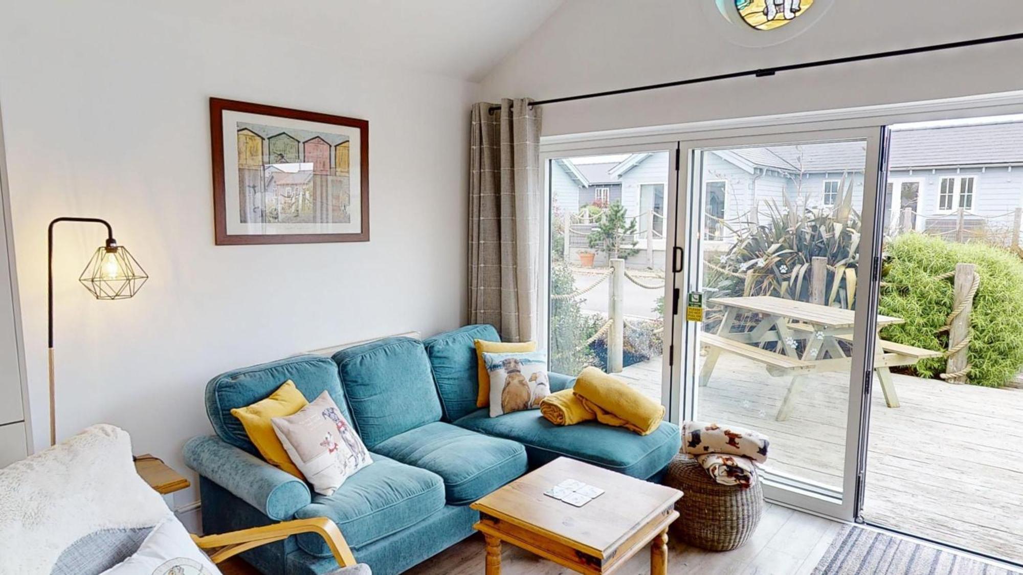 Salty Dog At The Bay Filey, Sleeps 4, 2 Dogs Welcome For Free Too Exterior photo